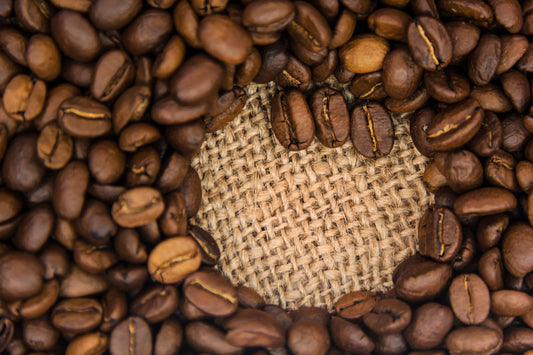 El Viaje Secreto del Café: Más Allá de la Planta y el Tostado